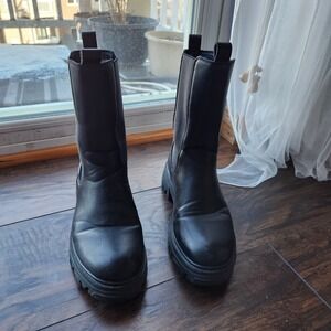 Cushionaire Pax Black Lug Sole Chelsea Boots Women 8.5M Platform Chunky Pull On